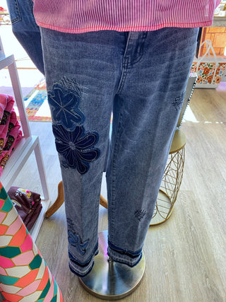 Tru Luxe Flower Applique Jean